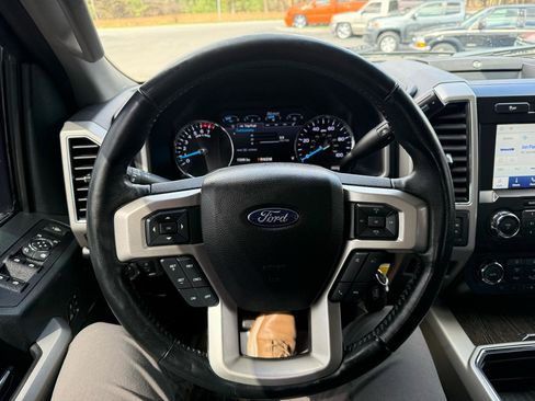 Used 2021 Ford F350 Lariat w/ Chrome Package image 32