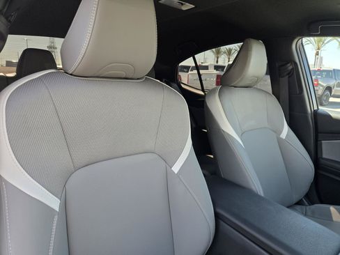 Used 2025 Toyota Camry SE w/ Convenience Package FWD image 31