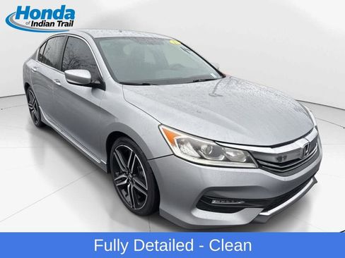 Used 2017 Honda Accord Sport image 3