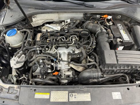 Used 2013 Volkswagen Passat TDI SE FWD image 38