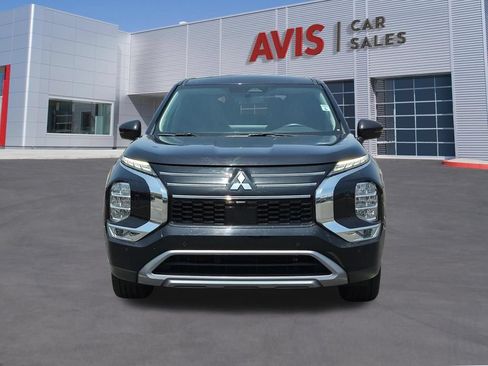 Used 2025 Mitsubishi Outlander SE AWD/4WD image 2