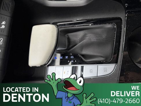 Used 2024 Hyundai Elantra Limited image 18