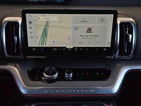 Used 2025 Ford Expedition Platinum image 18