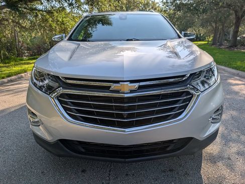 Used 2020 Chevrolet Equinox Premier FWD image 2