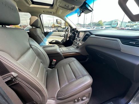 Used 2019 GMC Yukon XL Denali w/ Open Road Package image 30