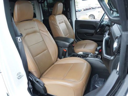 Used 2022 Jeep Wrangler Unlimited Sahara image 13