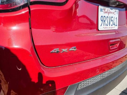 Used 2025 Jeep Compass Limited image 11