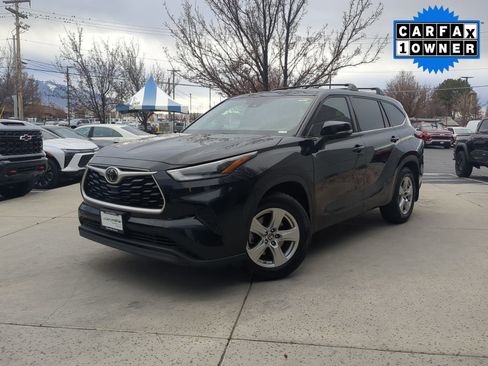 Used 2021 Toyota Highlander L image 2