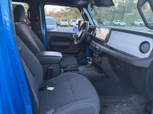 Used 2024 Jeep Gladiator Willys image 6