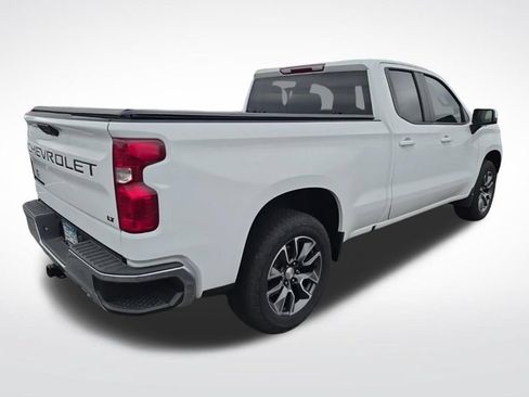 Used 2024 Chevrolet Silverado 1500 LT w/ Z71 Off-Road Package AWD/4WD image 3