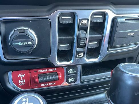 Used 2020 Jeep Gladiator Rubicon AWD/4WD image 10