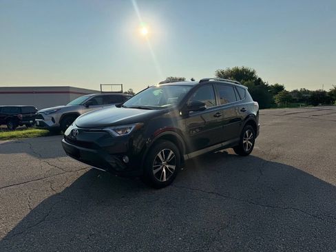 Used 2016 Toyota RAV4 XLE AWD/4WD image 11