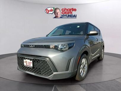 Used 2023 Kia Soul LX w/ LX Technology Package