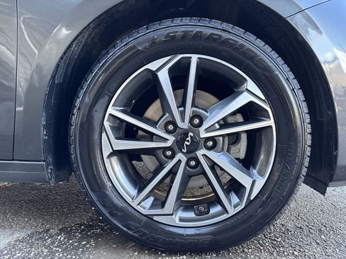 Used 2022 Kia Forte LXS FWD image 18