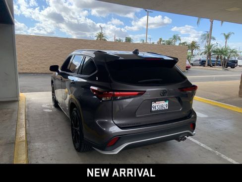 Used 2024 Toyota Highlander XSE image 6