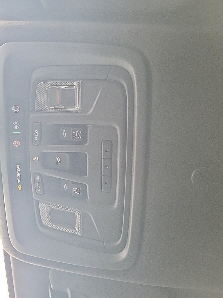Used 2024 GMC Sierra 2500 AT4X AWD/4WD image 34