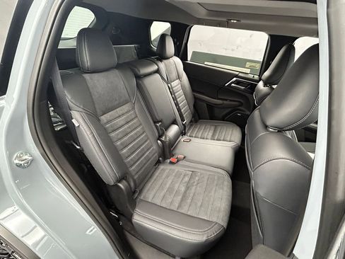 New 2025 Mitsubishi Outlander image 51