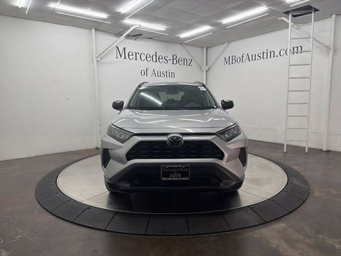 Used 2021 Toyota RAV4 LE FWD image 2