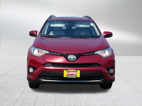 Used 2018 Toyota RAV4 XLE AWD/4WD image 2