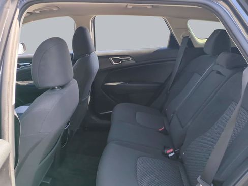 Used 2023 Kia Sportage LX image 13