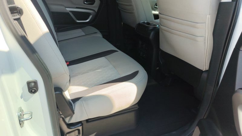 Used 2020 Nissan Titan SV w/ SV Convenience Package AWD/4WD image 11