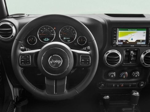 Used 2016 Jeep Wrangler Unlimited Rubicon w/ Max Tow Package AWD/4WD image 42