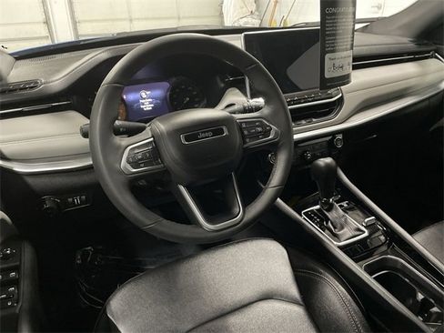 Used 2024 Jeep Compass Limited image 17