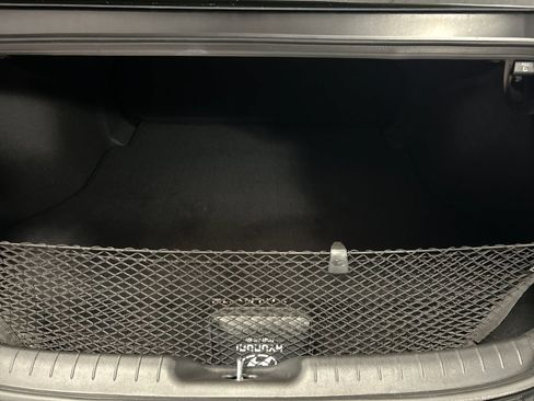 Used 2025 Hyundai Elantra SE FWD image 21