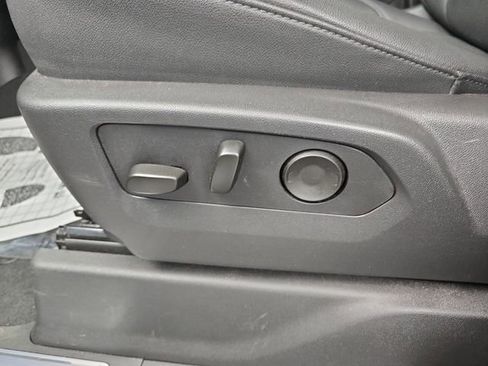 Used 2025 GMC Sierra 1500 SLT image 23