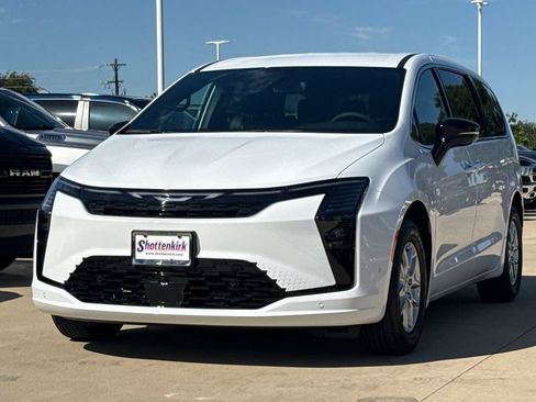 New 2027 Chrysler Pacifica Select FWD image 3