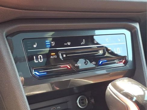 Used 2023 Volkswagen Tiguan SEL R-Line image 8