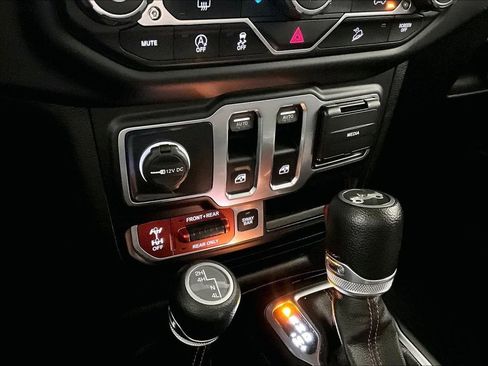 Used 2018 Jeep Wrangler Rubicon AWD/4WD image 15
