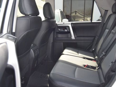 Used 2022 Toyota 4Runner SR5 Premium w/ Moonroof Package AWD/4WD image 36