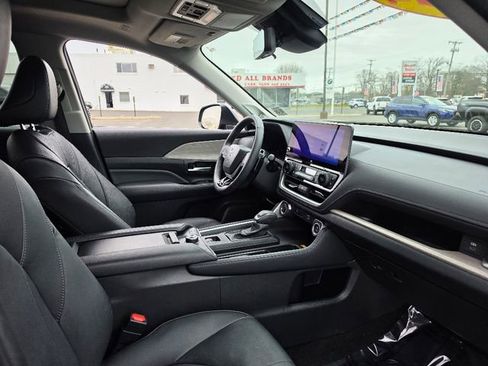 Used 2024 Toyota Grand Highlander Platinum AWD/4WD image 11