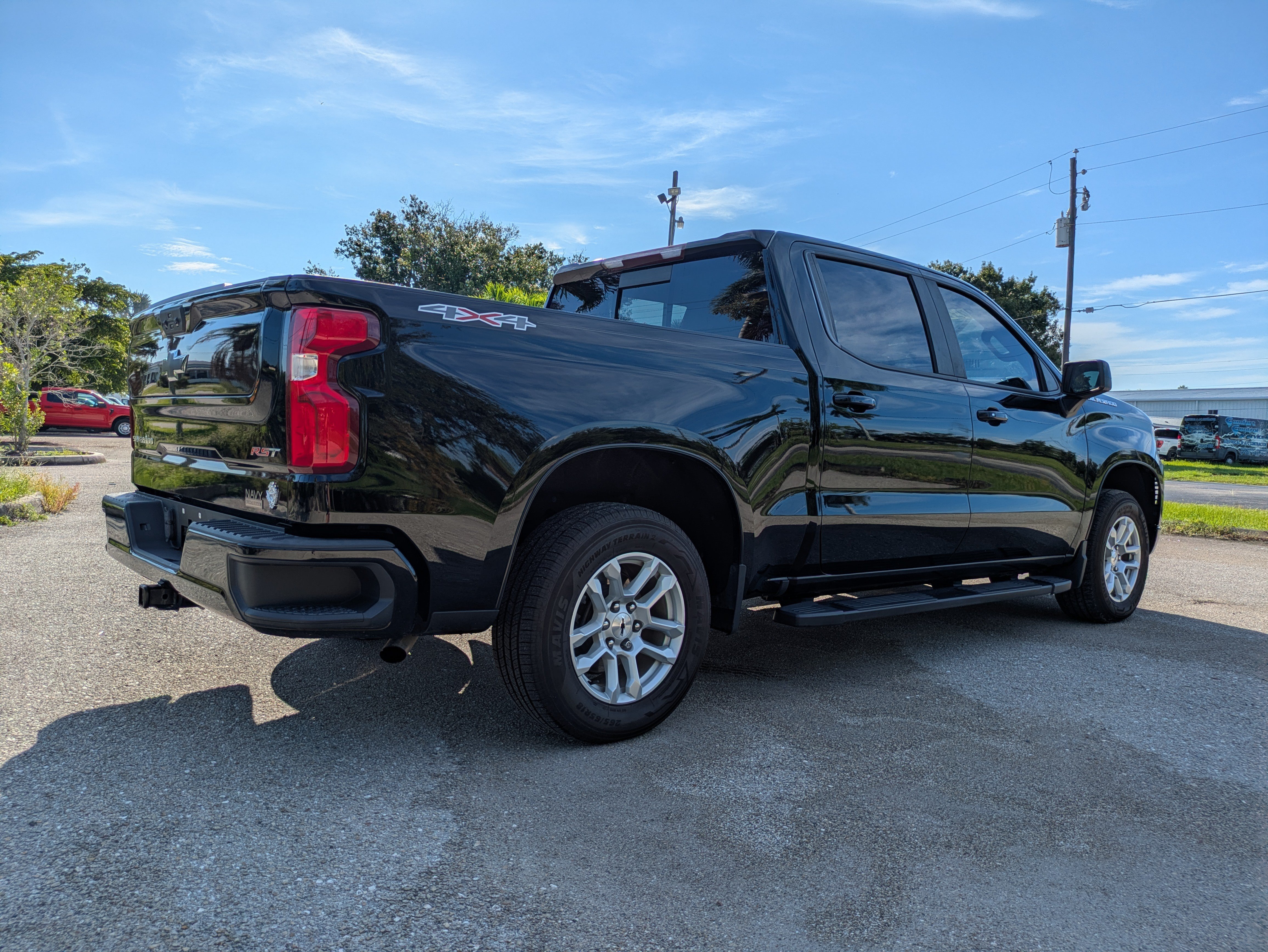 Used 2022 Chevrolet Silverado 1500 RST w/ Convenience Package II AWD/4WD image 4