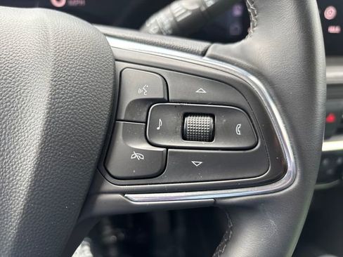 Used 2025 Buick Encore GX Sport Touring FWD image 15