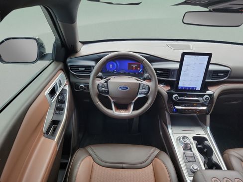Used 2023 Ford Explorer King Ranch w/ Premium Technology Package AWD/4WD image 5