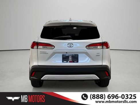 Used 2024 Toyota Corolla Cross LE AWD/4WD image 5