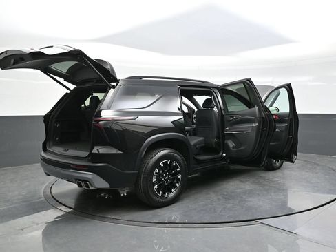 Used 2025 Chevrolet Traverse Z71 AWD/4WD image 39