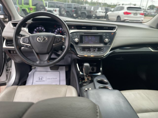 Used 2014 Toyota Avalon XLE Touring FWD image 19