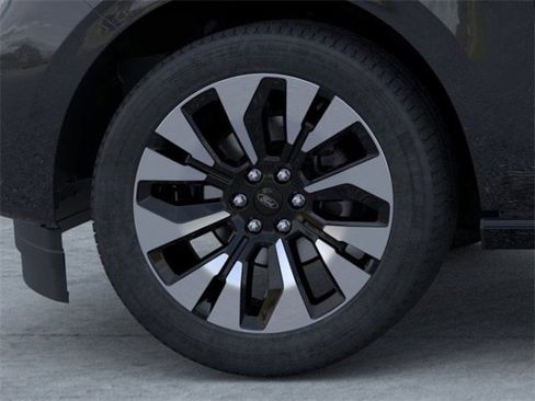 New 2025 Ford Expedition Platinum w/ Driver's Package image 19