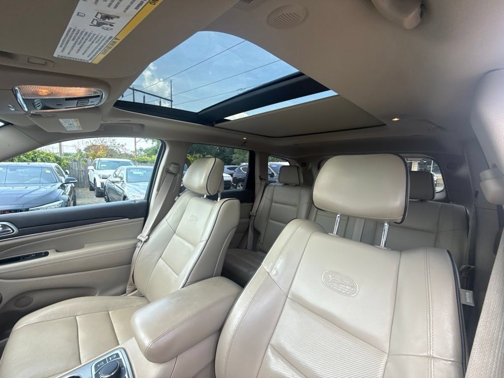Used 2018 Jeep Grand Cherokee Overland AWD/4WD image 14