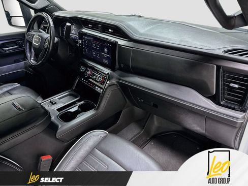 Used 2025 GMC Sierra 2500 AT4X AWD/4WD image 33