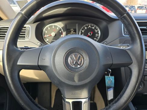 Used 2013 Volkswagen Jetta SE image 54