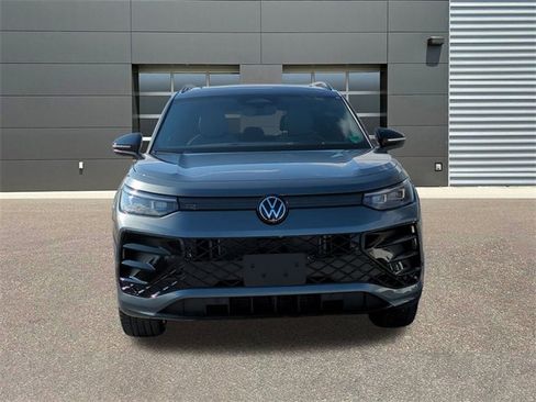 New 2026 Volkswagen Tiguan SE R-Line image 2