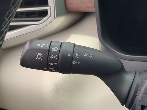 Used 2024 Toyota Tundra Capstone AWD/4WD image 29
