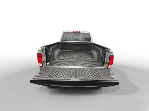 Used 2020 RAM 1500 Classic SLT image 17