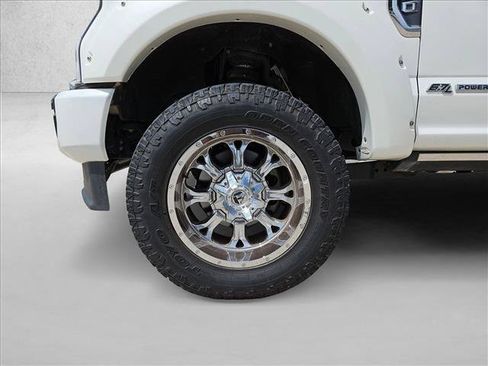 Used 2020 Ford F250 Platinum w/ FX4 Off-Road Package AWD/4WD image 24