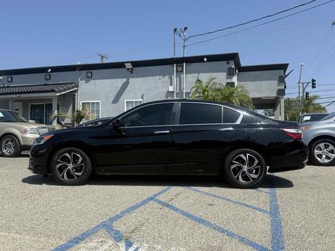 Used 2017 Honda Accord LX image 4