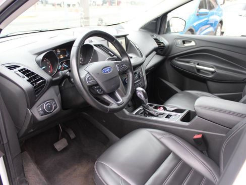 Used 2019 Ford Escape SEL image 12